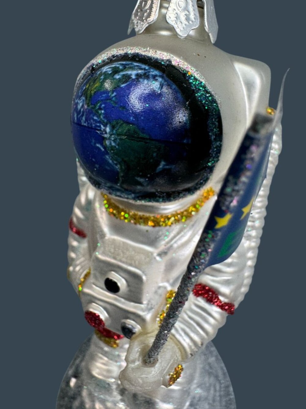 Ashland Glass Astronaut Ornament Earth Helmet Peace On Earth Flag 6" - Picture 4 of 8